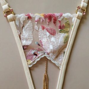 Smotanové crotchless tangá s príveskom Petal
